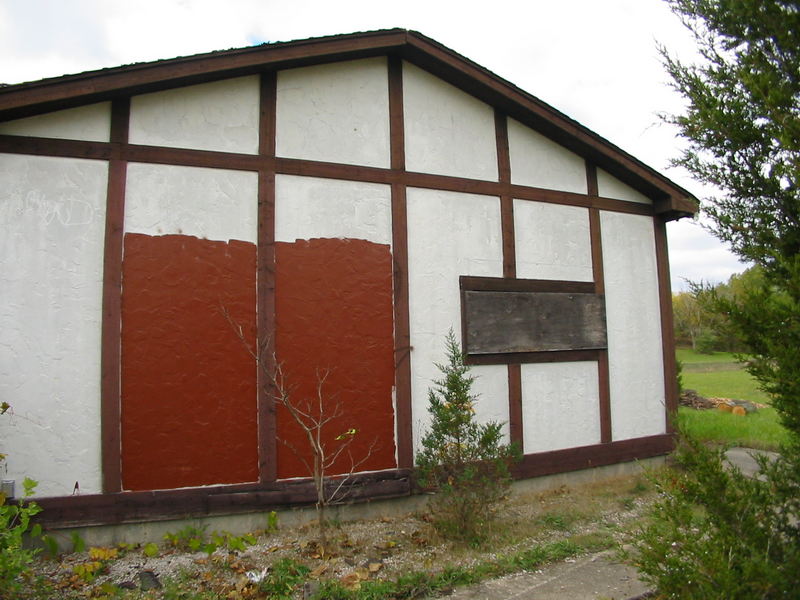 Mr. Vs Tees Driving Range - October 2002 Photo (newer photo)